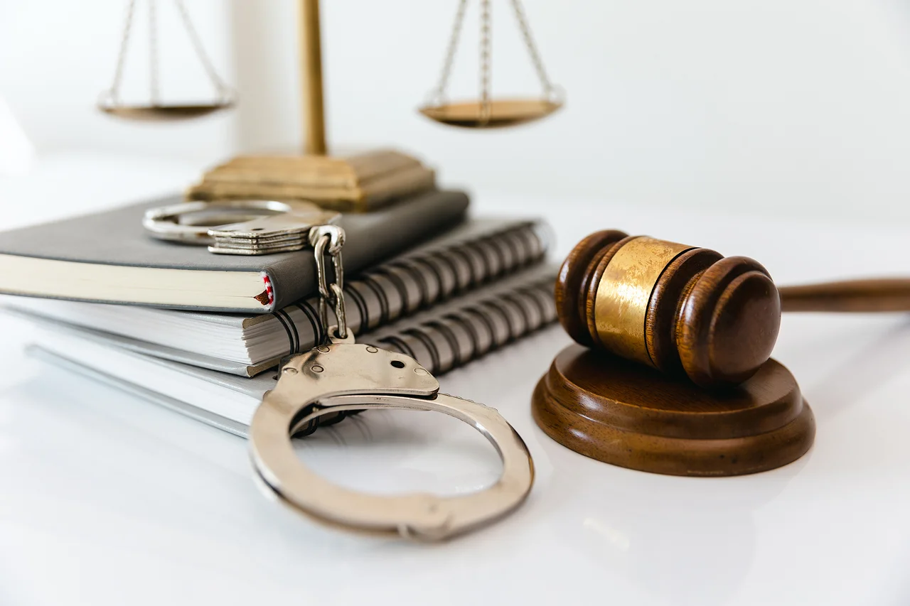 how to defend against battery charges in florida